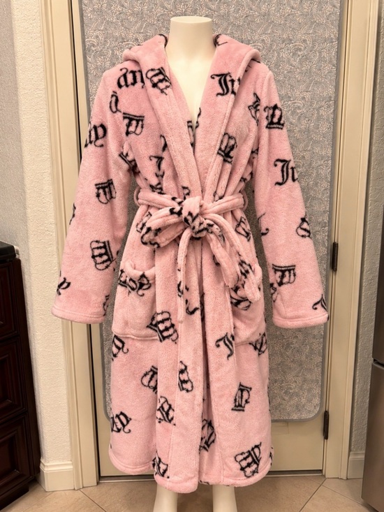 Juicy Couture Other - Juicy Couture Pink Hooded Plush Robe with Black Monogram